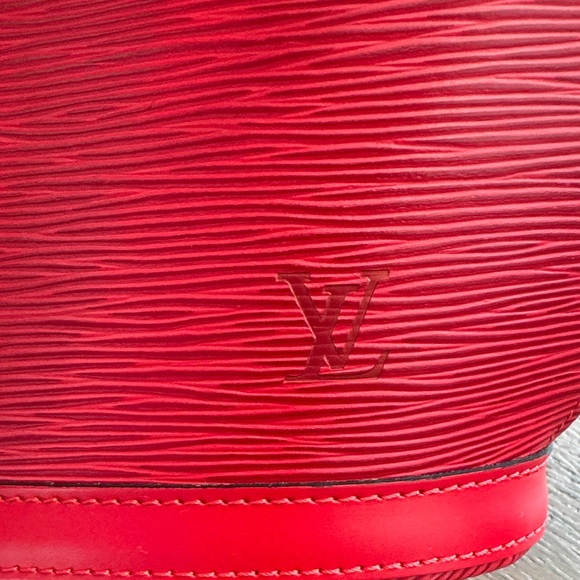 Louis Vuitton Authentic Saint Jacques Epi Leather Red Shoulder Bag with Dust Bag - Picture 4 of 13